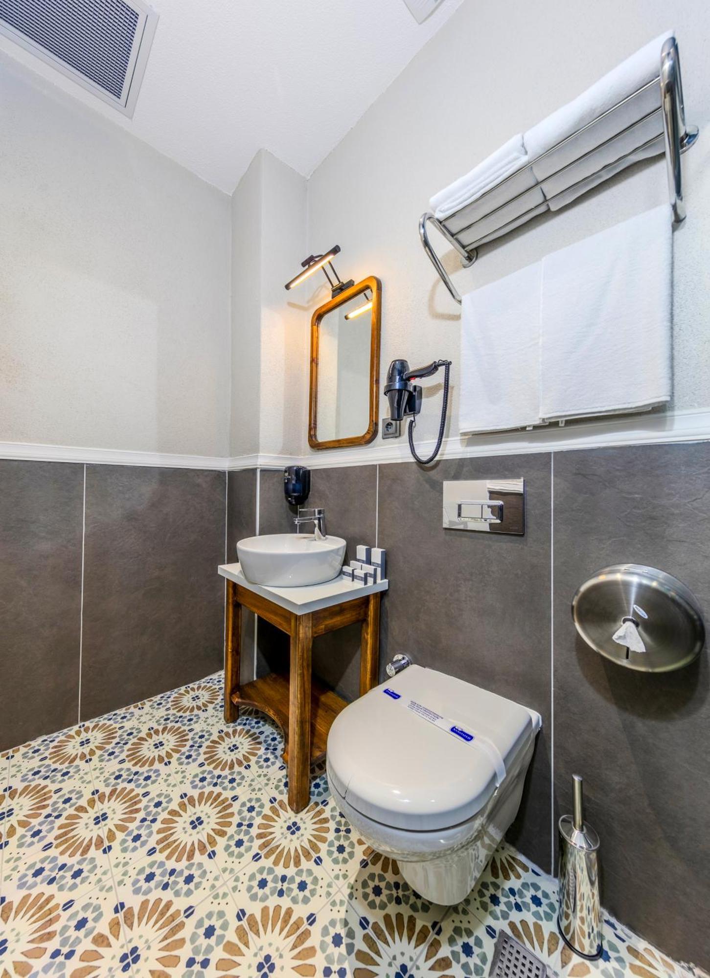 Nenessa Airport Hotel Arnavutkoy المظهر الخارجي الصورة